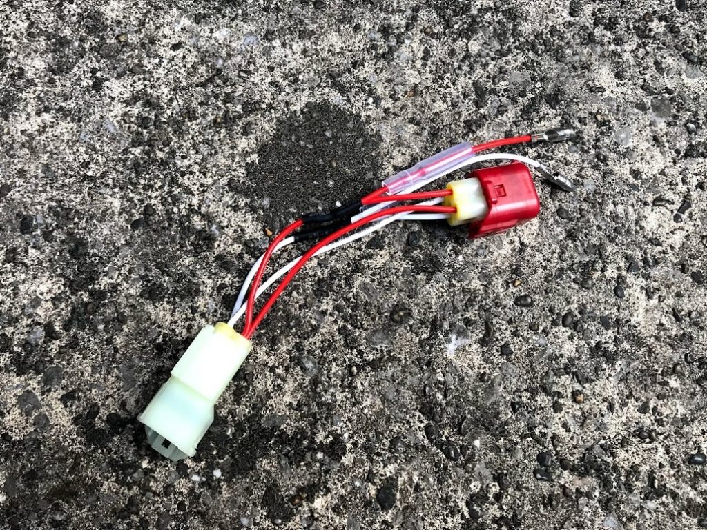 クロスカブ（JA45) USB電源取出し 赤カプラーから分岐ハーネスを利用して | ギリズム